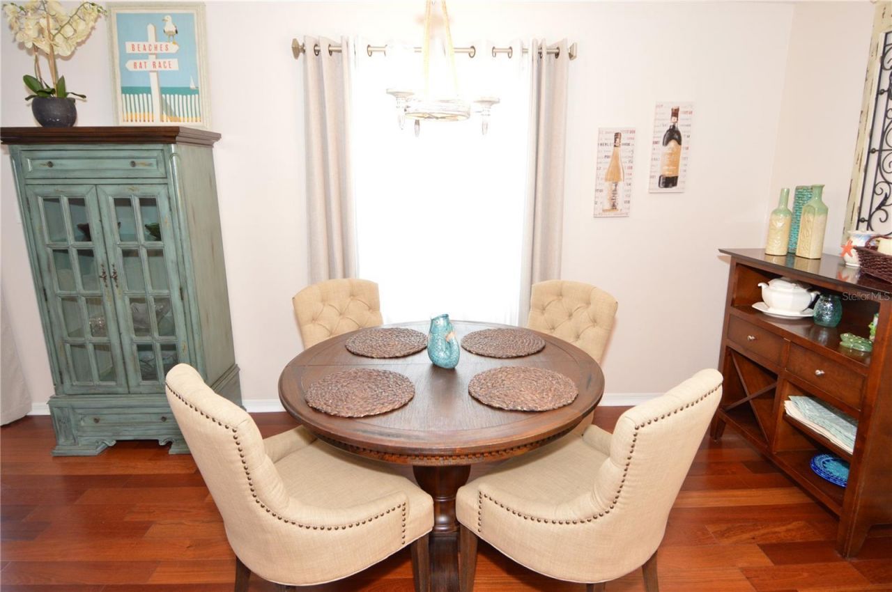 213 Seahorse Drive Se, Unit B, Saint Petersburg, FL 33705 Photo