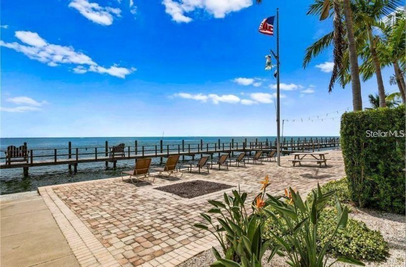 213 Seahorse Drive Se, Unit B, Saint Petersburg, FL 33705 Photo