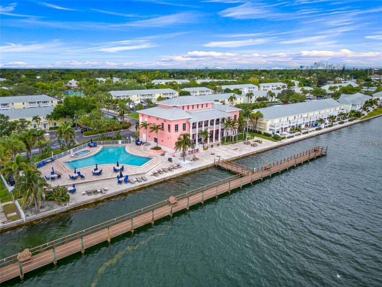 213 Seahorse Drive Se, Unit B, Saint Petersburg, FL 33705 Photo