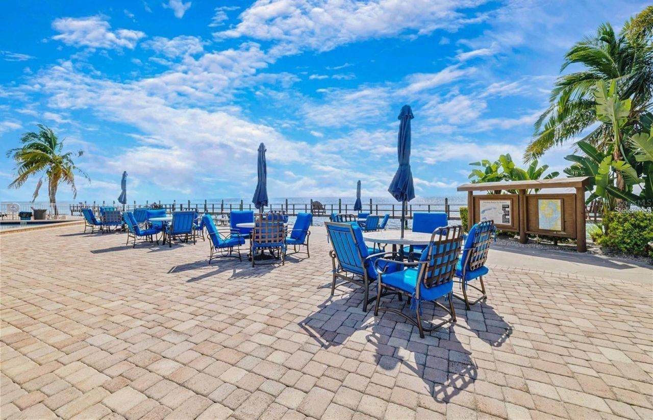 213 Seahorse Drive Se, Unit B, Saint Petersburg, FL 33705 Photo