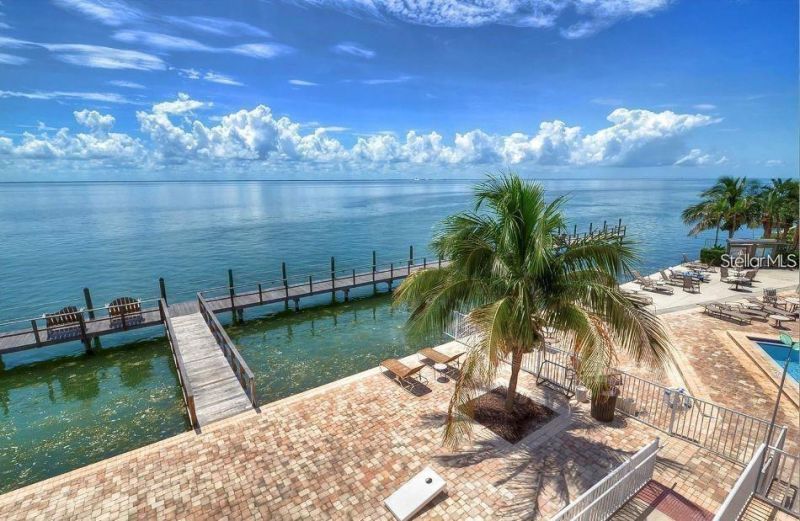 213 Seahorse Drive Se, Unit B, Saint Petersburg, FL 33705 Photo