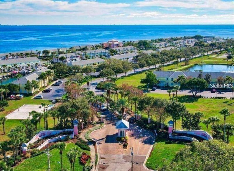 213 Seahorse Drive Se, Unit B, Saint Petersburg, FL 33705 Photo