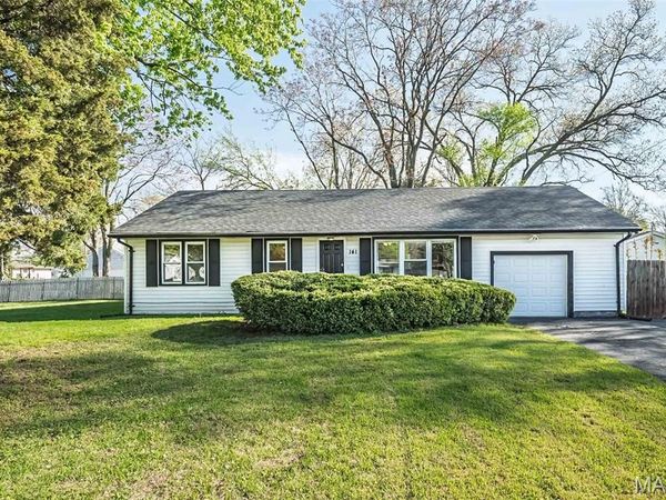 141 Elmgrove Avenue, Hazelwood, MO 63042