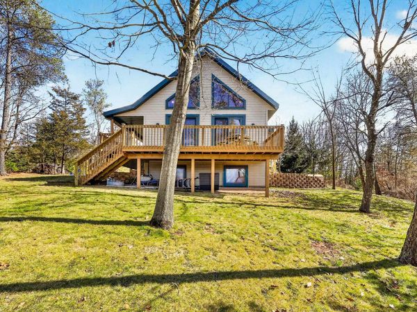 W8510 Lake Point Court, Oxford, WI 53952