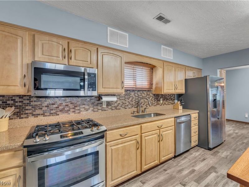 15064 W River Road, Columbia Station, OH 44028 Photo 7