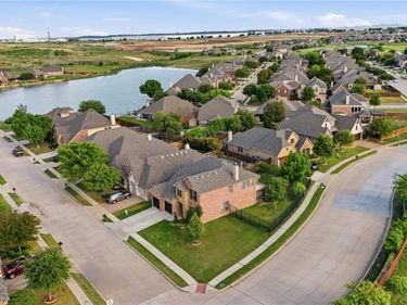 4500 Lakeside Hollow Street, Fort Worth, TX 76262