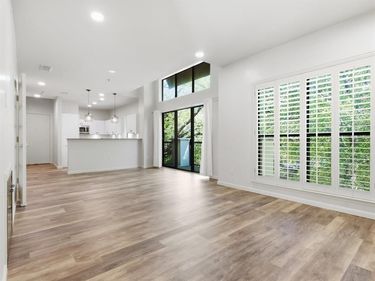 4122 Avondale Avenue, Unit 204, Dallas, TX 75219