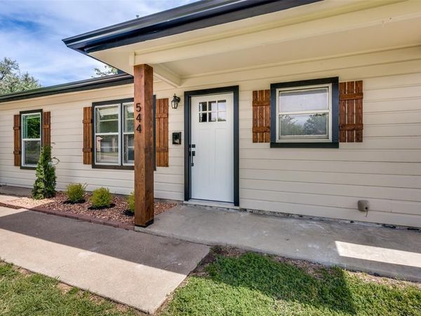 544 NW King Street, Burleson, TX 76028