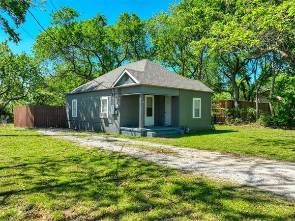 311 W MCKINNEY Street, Pilot Point, TX 76258