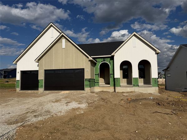 1348 S Auburn Place, West Des Moines, IA 50266