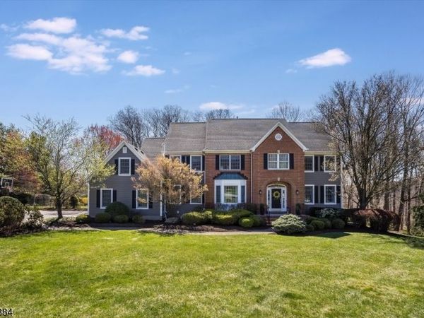 2 Fieldcrest Rd, Chester, NJ 07930