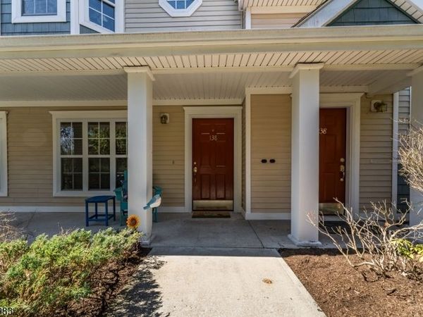 138 Old Farm Dr, Allamuchy, NJ 07838