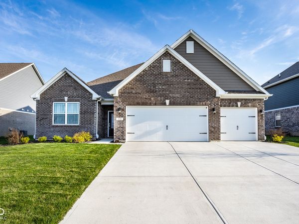 4848 W Jamestown Trace, New Palestine, IN 46163