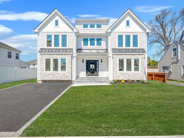 31 Libby Avenue , Hicksville, NY 11801