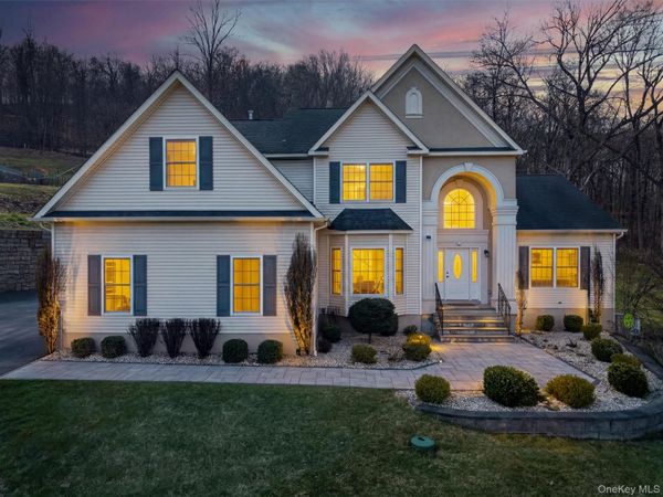 2 Pond Ridge Crossing, Newburgh, NY 12550