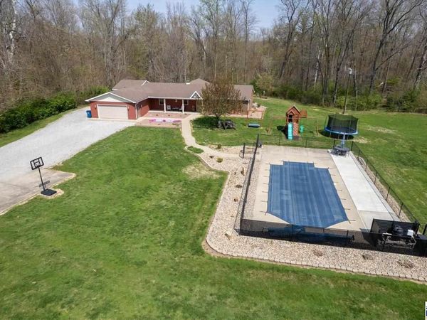 8100 E Fenway Drive, Terre Haute, IN 47802