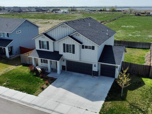 895 SW Miner St, Mountain Home, ID 83647