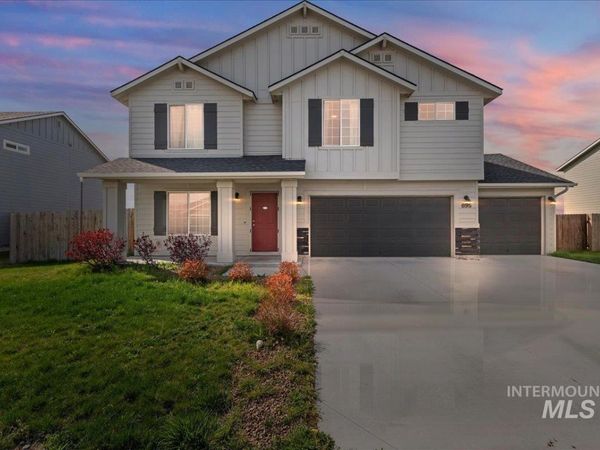 895 SW Miner St, Mountain Home, ID 83647