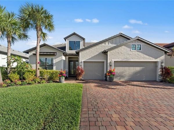 9607 Everglades DR, NAPLES, FL 34120