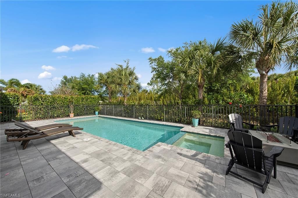 9607 Everglades Dr, Naples, FL 34120 Photo