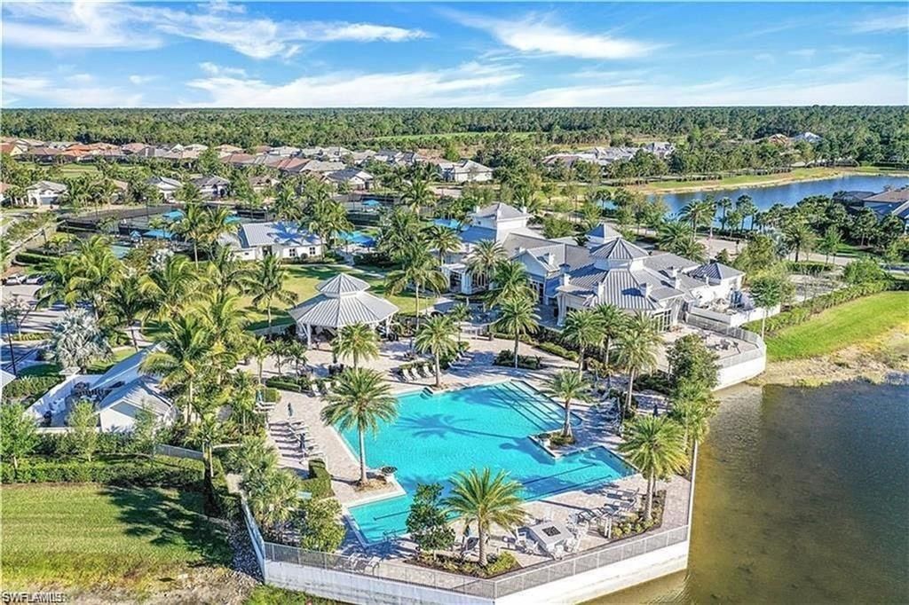 9607 Everglades Dr, Naples, FL 34120 Photo