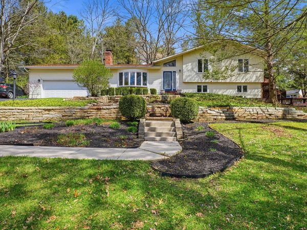 328 Pinetree Drive NE, Granville, OH 43023