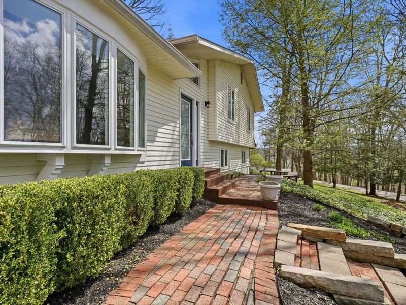 328 Pinetree Drive NE, Granville, OH 43023 Photo 5