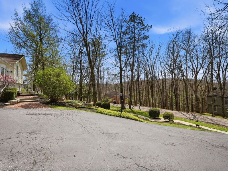 328 Pinetree Drive NE, Granville, OH 43023 Photo 6