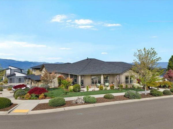 1835 Plateau Drive, Medford, OR 97504