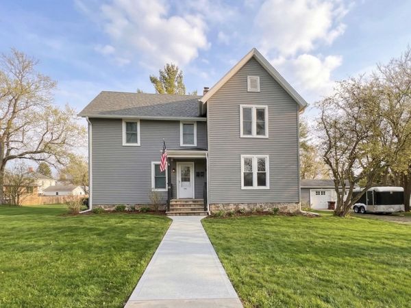 721 Dean Street, Unit North, Woodstock, IL 60098