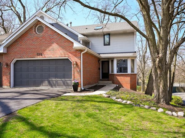 416 Lawrence Avenue, Glen Ellyn, IL 60137