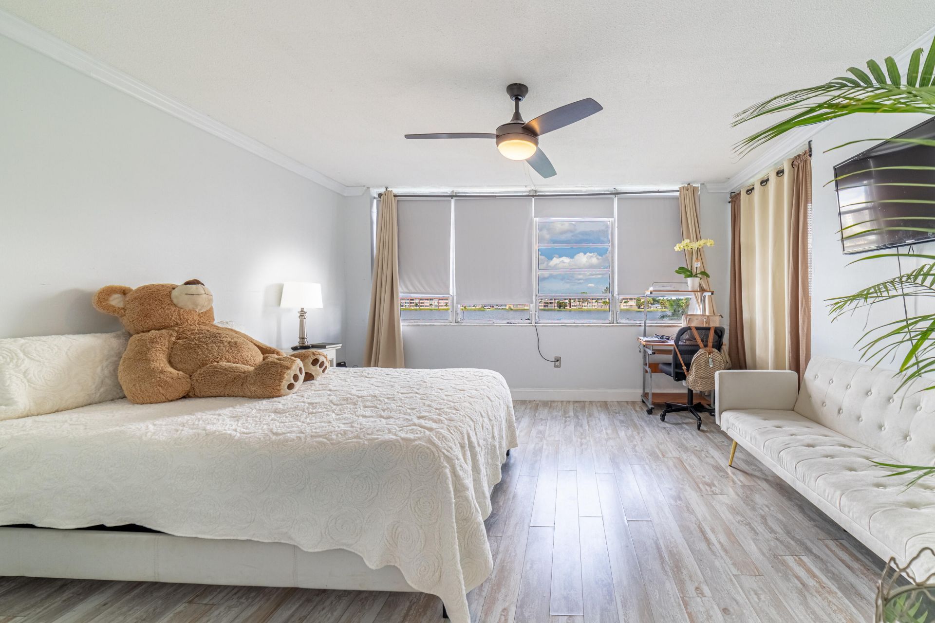 1660 NE 191st Street, Unit 311, Miami, FL 33179 Photo