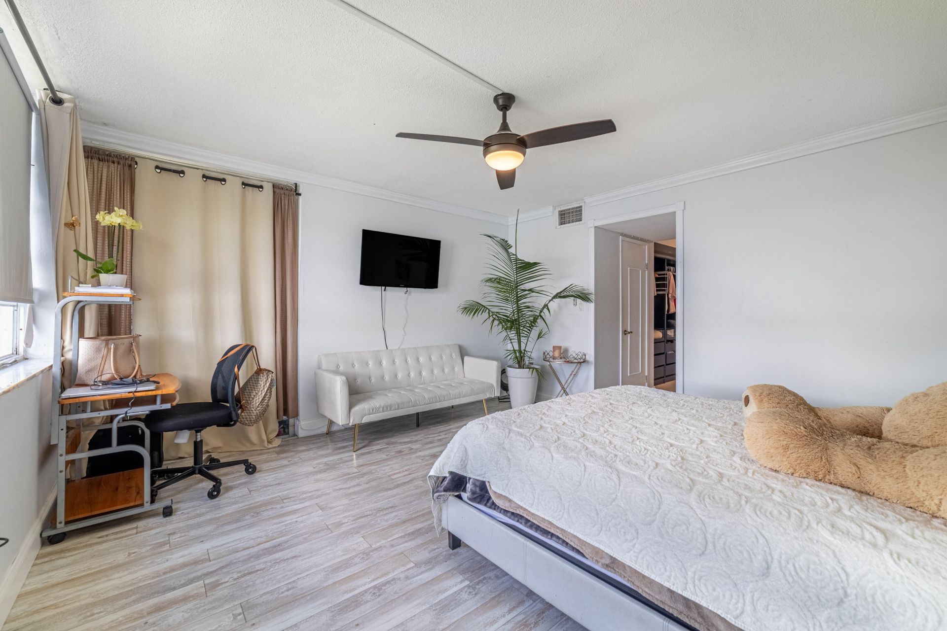 1660 NE 191st Street, Unit 311, Miami, FL 33179 Photo