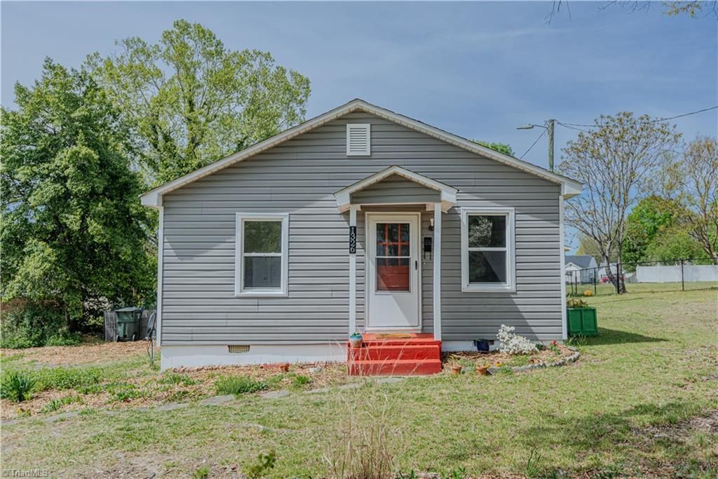 1326 Stonewall Avenue, Burlington, NC 27217 Main Photo