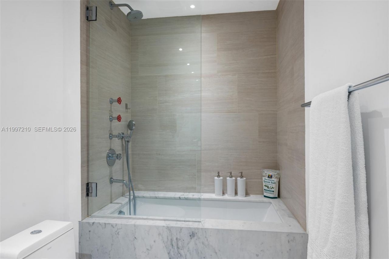 600 NE 27th St, Unit 3201, Miami, FL 33137 Photo