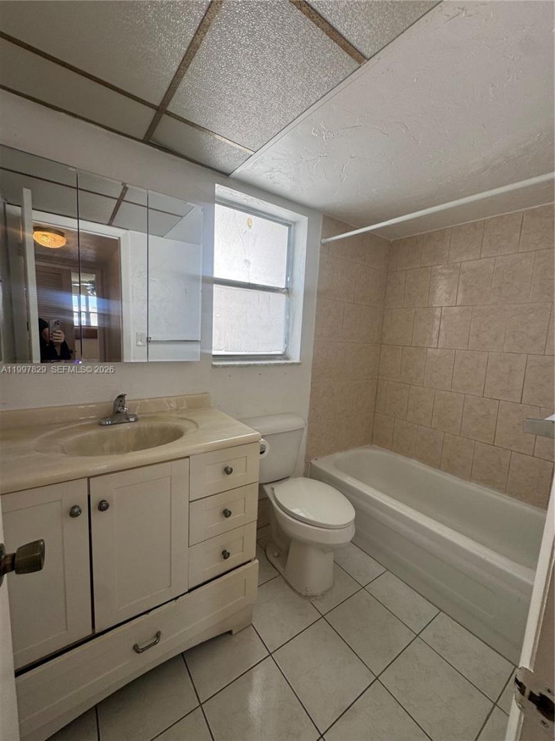 8200 Sunrise Lakes Blvd, Unit 207, Sunrise, FL 33322 Photo