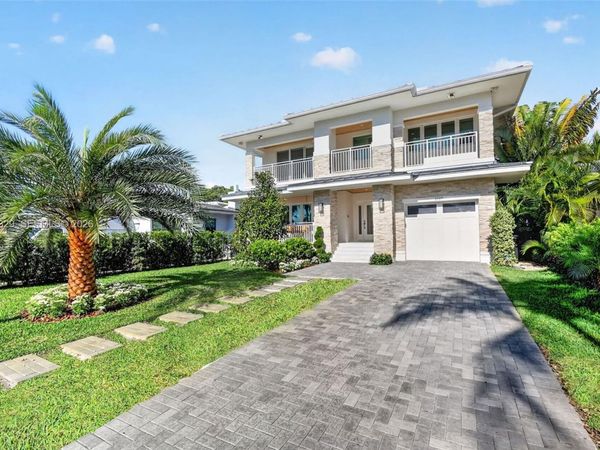 1017 S Palmway, Lake Worth, FL 33460