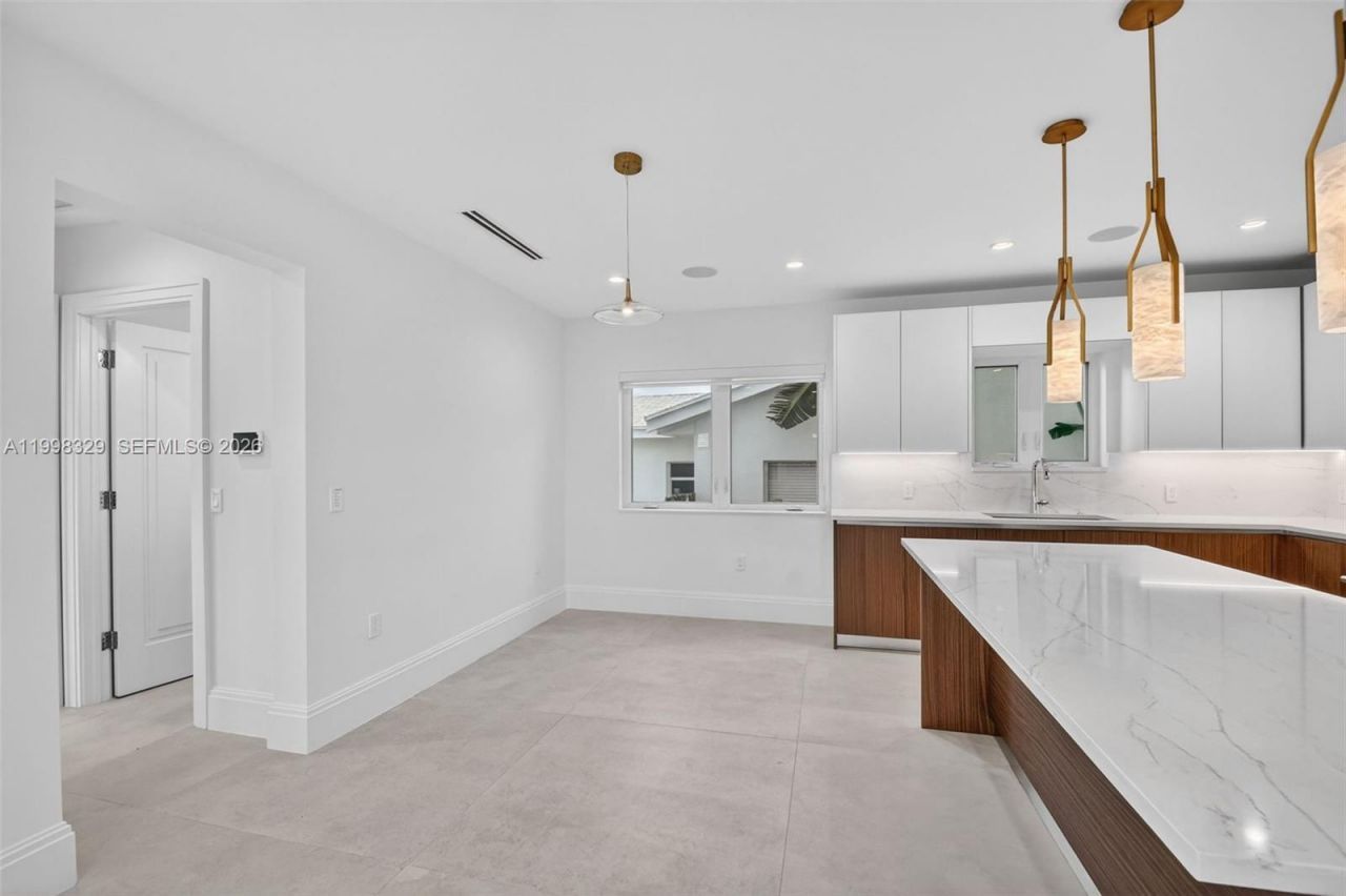 1017 S Palmway, Lake Worth, FL 33460 Photo