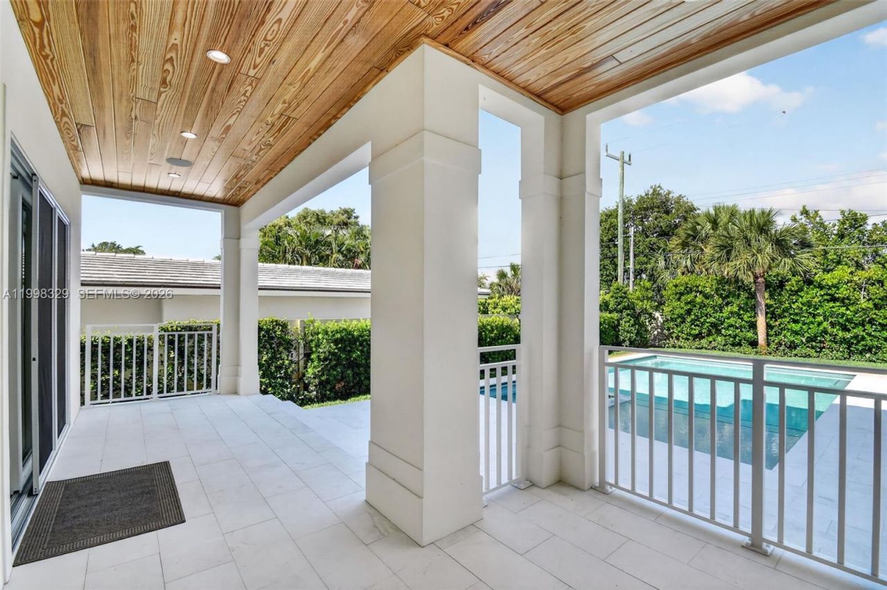 1017 S Palmway, Lake Worth, FL 33460 Photo