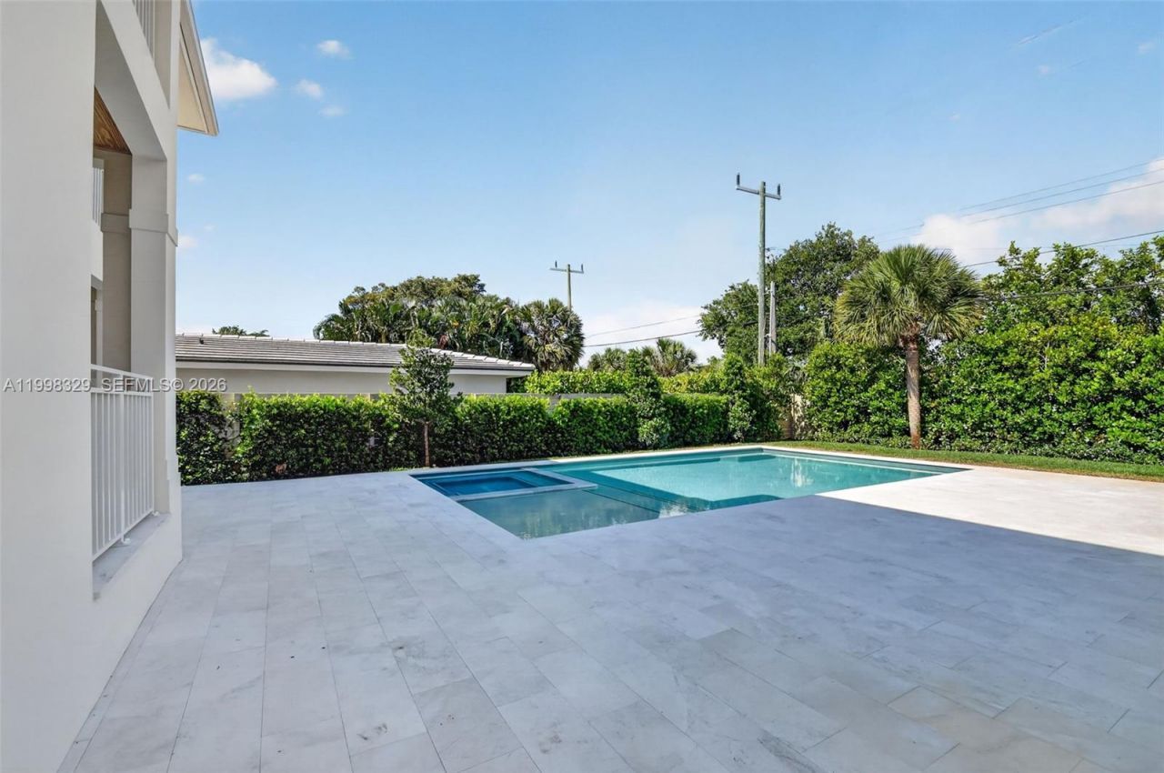 1017 S Palmway, Lake Worth, FL 33460 Photo