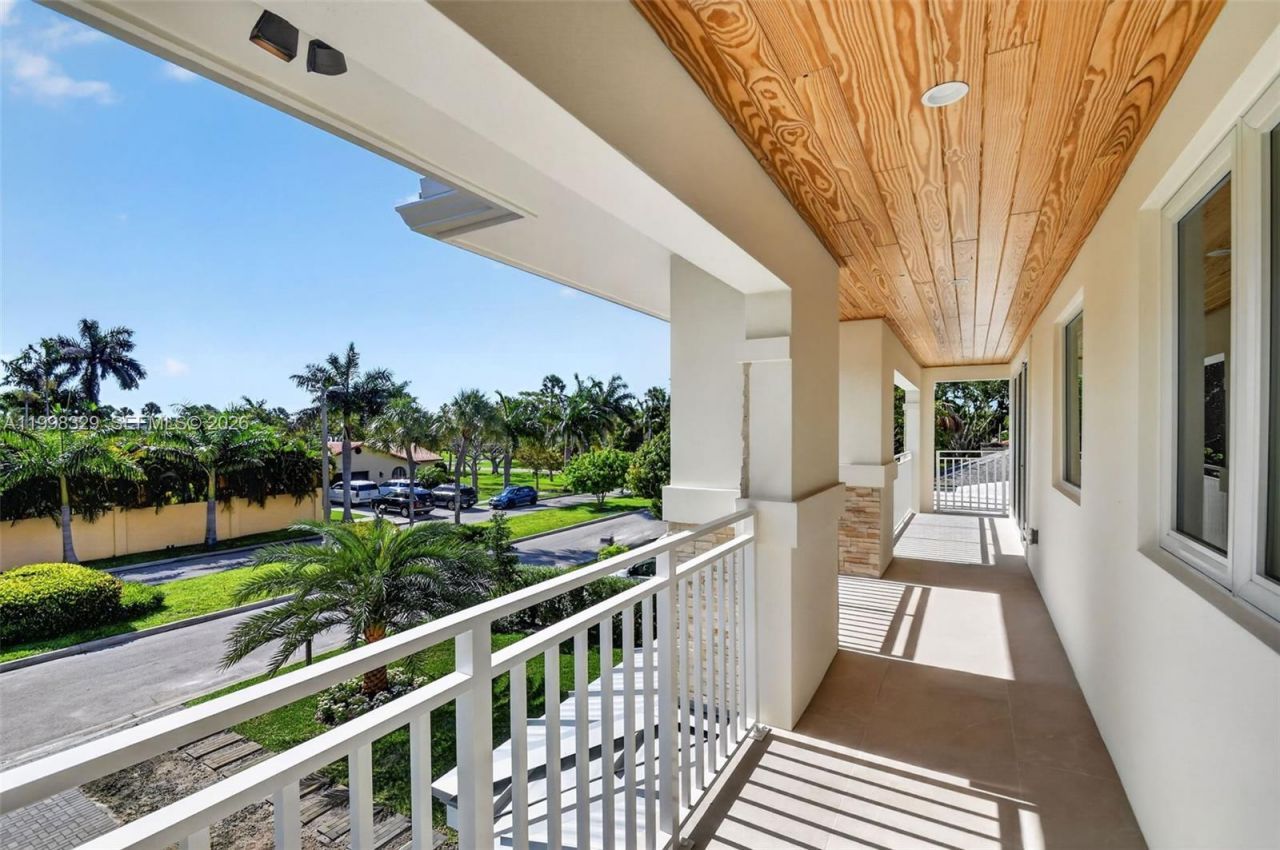 1017 S Palmway, Lake Worth, FL 33460 Photo