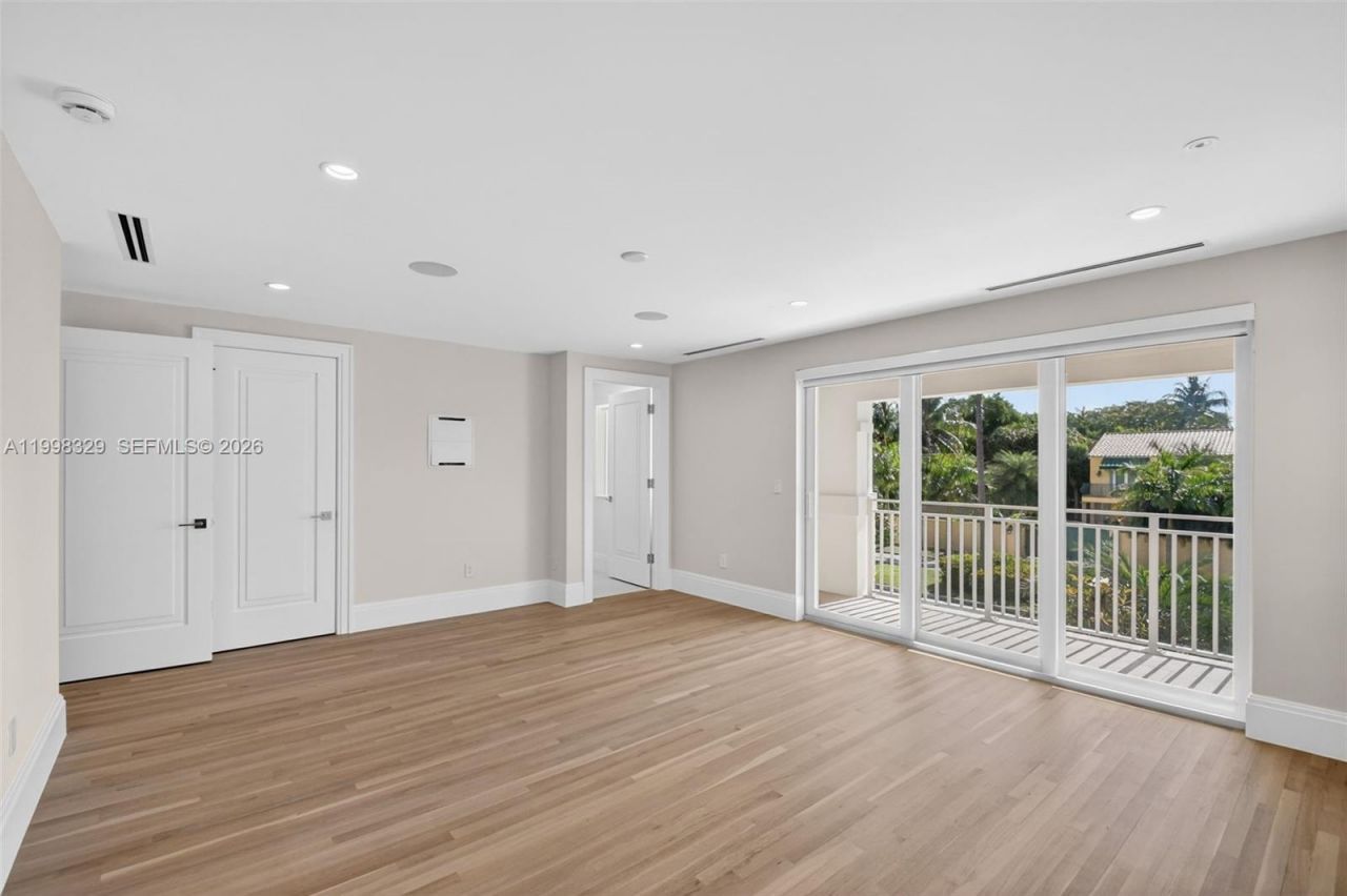 1017 S Palmway, Lake Worth, FL 33460 Photo