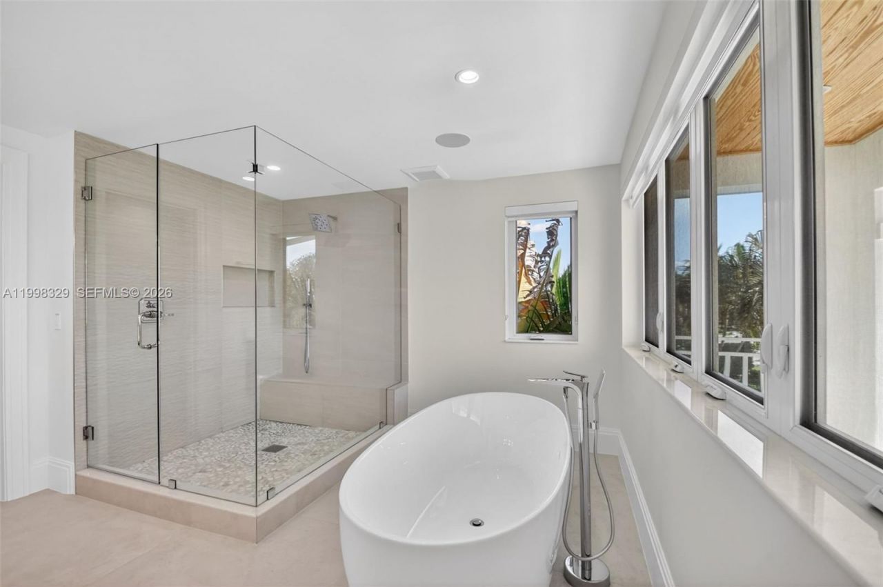 1017 S Palmway, Lake Worth, FL 33460 Photo