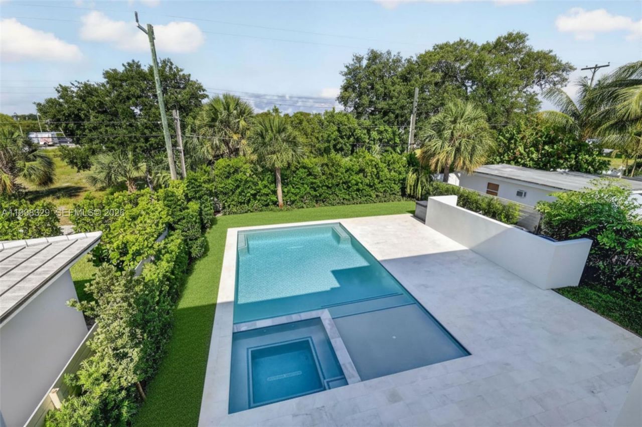 1017 S Palmway, Lake Worth, FL 33460 Photo
