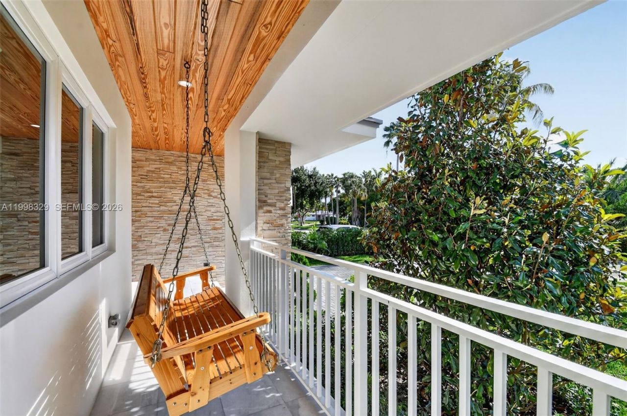 1017 S Palmway, Lake Worth, FL 33460 Photo