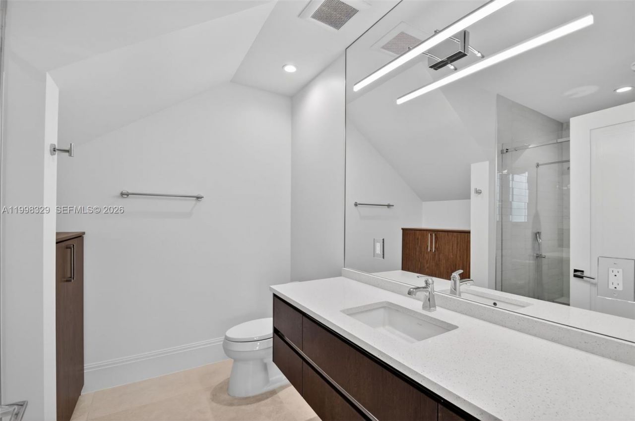 1017 S Palmway, Lake Worth, FL 33460 Photo
