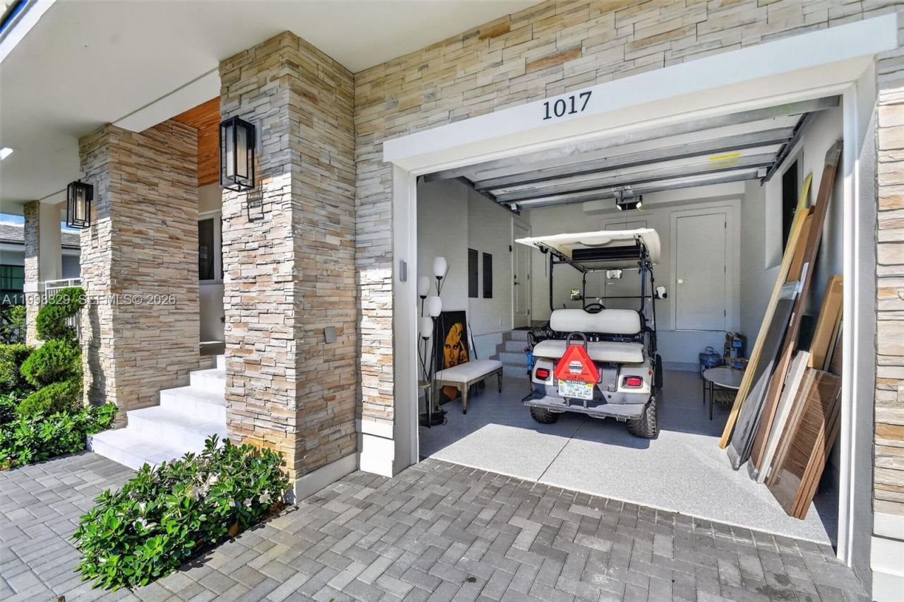 1017 S Palmway, Lake Worth, FL 33460 Photo