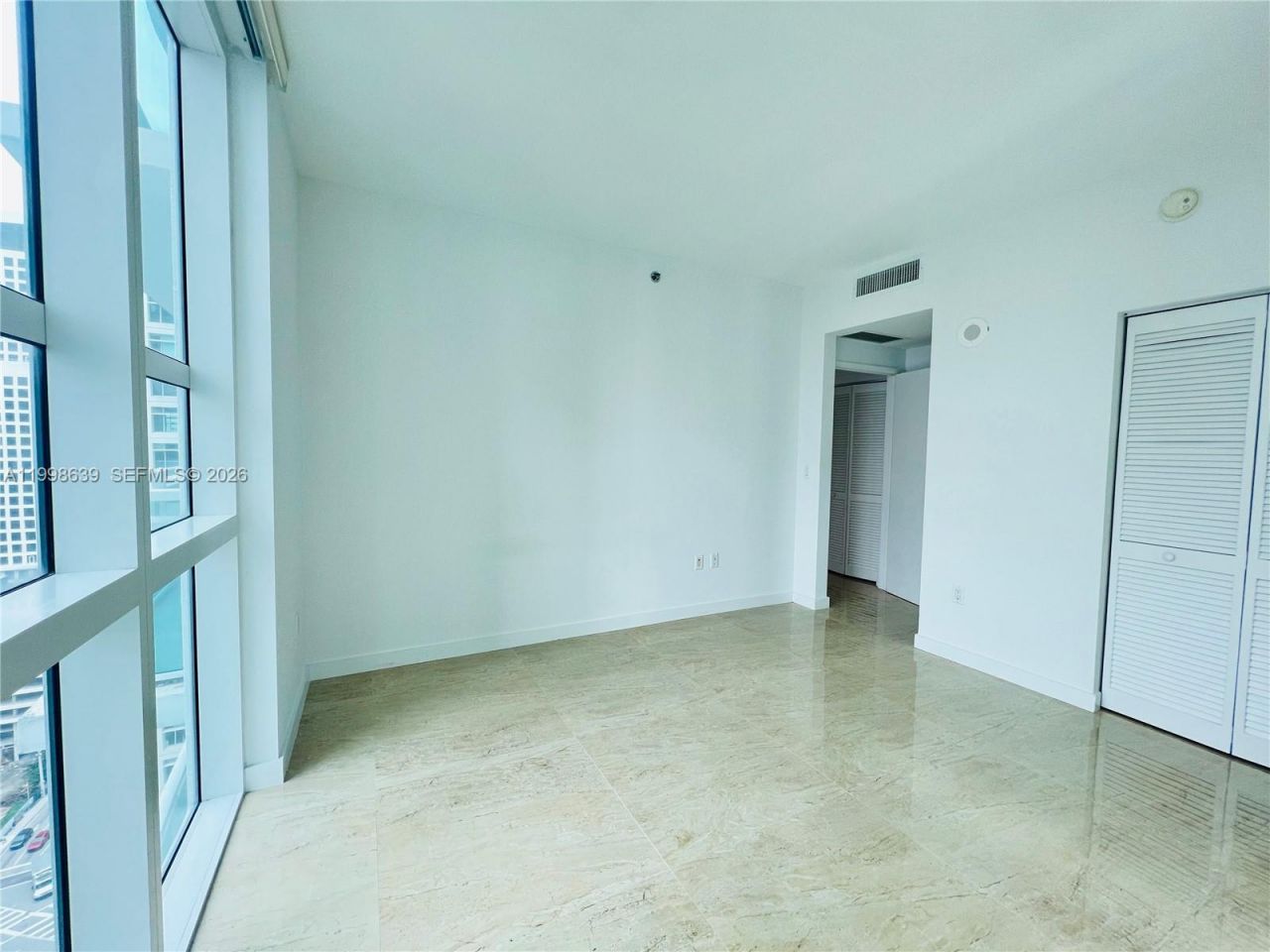 950 Brickell Bay Dr, Unit 2801, Miami, FL 33131 Photo