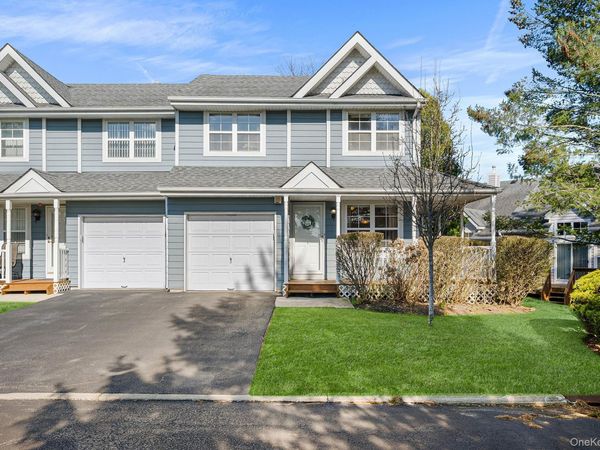 1 Spruce Lane , Central Islip, NY 11722