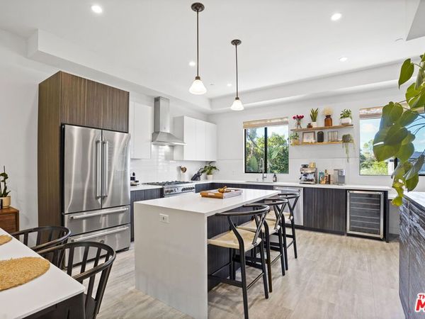 6716 N Royce Lane, Van Nuys, CA 91411